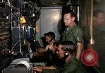Standbild Flugzeuge controller Vietnam, 1967, aus Sekunde 56 historischem Filmmaterial Videoclip 65675025005