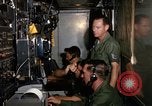 Standbild Flugzeuge controller Vietnam, 1967, aus Sekunde 60 historischem Filmmaterial Videoclip 65675025005