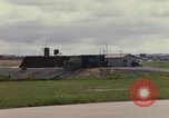 Immagine di Controller di aeromobili Il Vietnam, 1967, secondo 17 filmato di repertorio 65675025006