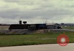 Immagine di Controller di aeromobili Il Vietnam, 1967, secondo 21 filmato di repertorio 65675025006