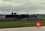 Immagine di Controller di aeromobili Il Vietnam, 1967, secondo 27 filmato di repertorio 65675025006