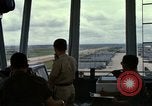 Immagine di Controller di aeromobili Il Vietnam, 1967, secondo 59 filmato di repertorio 65675025006