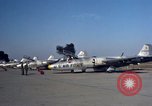 Standbild 34th Tactical Group Base Operations Vietnam, 1964, aus Sekunde 36 historischem Filmmaterial Videoclip 65675025021
