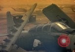 Standbild UH-1D Vietnam, 1965, aus Sekunde 1 historischem Filmmaterial Videoclip 65675025025
