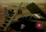 Standbild UH-1D Vietnam, 1965, aus Sekunde 7 historischem Filmmaterial Videoclip 65675025025