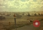 Standbild UH-1D Vietnam, 1965, aus Sekunde 12 historischem Filmmaterial Videoclip 65675025025