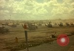 Standbild UH-1D Vietnam, 1965, aus Sekunde 13 historischem Filmmaterial Videoclip 65675025025