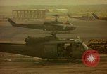 Standbild UH-1D Vietnam, 1965, aus Sekunde 16 historischem Filmmaterial Videoclip 65675025025