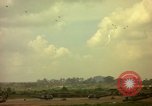 Standbild UH-1D Vietnam, 1965, aus Sekunde 19 historischem Filmmaterial Videoclip 65675025025