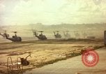 Standbild UH-1D Vietnam, 1965, aus Sekunde 22 historischem Filmmaterial Videoclip 65675025025