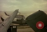Standbild UH-1D Vietnam, 1965, aus Sekunde 31 historischem Filmmaterial Videoclip 65675025025