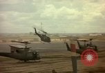 Standbild UH-1D Vietnam, 1965, aus Sekunde 36 historischem Filmmaterial Videoclip 65675025025