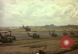 Standbild UH-1D Vietnam, 1965, aus Sekunde 39 historischem Filmmaterial Videoclip 65675025025