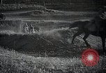 Standbild Japanische militärische Manöver realistisch Japan, 1933, aus Sekunde 15 historischem Filmmaterial Videoclip 65675025048