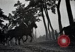 Standbild Japanische militärische Manöver realistisch Japan, 1933, aus Sekunde 32 historischem Filmmaterial Videoclip 65675025048