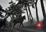 Standbild Japanische militärische Manöver realistisch Japan, 1933, aus Sekunde 35 historischem Filmmaterial Videoclip 65675025048