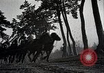 Standbild Japanische militärische Manöver realistisch Japan, 1933, aus Sekunde 36 historischem Filmmaterial Videoclip 65675025048
