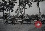 Standbild Japanische militärische Manöver realistisch Japan, 1933, aus Sekunde 37 historischem Filmmaterial Videoclip 65675025048