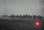 Standbild Japanische militärische Manöver realistisch Japan, 1933, aus Sekunde 45 historischem Filmmaterial Videoclip 65675025048
