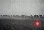 Standbild Japanische militärische Manöver realistisch Japan, 1933, aus Sekunde 48 historischem Filmmaterial Videoclip 65675025048