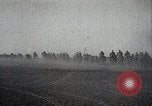 Standbild Japanische militärische Manöver realistisch Japan, 1933, aus Sekunde 49 historischem Filmmaterial Videoclip 65675025048