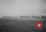 Standbild Japanische militärische Manöver realistisch Japan, 1933, aus Sekunde 51 historischem Filmmaterial Videoclip 65675025048