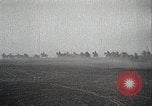 Standbild Japanische militärische Manöver realistisch Japan, 1933, aus Sekunde 52 historischem Filmmaterial Videoclip 65675025048