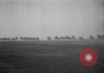Standbild Japanische militärische Manöver realistisch Japan, 1933, aus Sekunde 57 historischem Filmmaterial Videoclip 65675025048