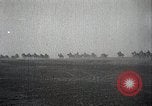 Standbild Japanische militärische Manöver realistisch Japan, 1933, aus Sekunde 58 historischem Filmmaterial Videoclip 65675025048