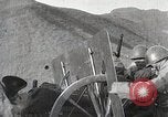 Standbild japanische Truppen zUSAmmengekauert im Lkw Mandschurei, 1932, aus Sekunde 14 historischem Filmmaterial Videoclip 65675025064
