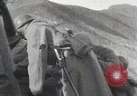 Standbild japanische Truppen zUSAmmengekauert im Lkw Mandschurei, 1932, aus Sekunde 17 historischem Filmmaterial Videoclip 65675025064