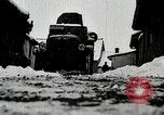Standbild japanische Truppen zUSAmmengekauert im Lkw Mandschurei, 1932, aus Sekunde 24 historischem Filmmaterial Videoclip 65675025064