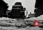 Standbild japanische Truppen zUSAmmengekauert im Lkw Mandschurei, 1932, aus Sekunde 25 historischem Filmmaterial Videoclip 65675025064