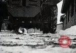 Standbild japanische Truppen zUSAmmengekauert im Lkw Mandschurei, 1932, aus Sekunde 31 historischem Filmmaterial Videoclip 65675025064