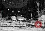Standbild japanische Truppen zUSAmmengekauert im Lkw Mandschurei, 1932, aus Sekunde 32 historischem Filmmaterial Videoclip 65675025064