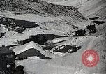 Standbild japanische Truppen zUSAmmengekauert im Lkw Mandschurei, 1932, aus Sekunde 37 historischem Filmmaterial Videoclip 65675025064