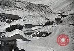 Standbild japanische Truppen zUSAmmengekauert im Lkw Mandschurei, 1932, aus Sekunde 38 historischem Filmmaterial Videoclip 65675025064