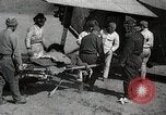 Standbild Luft Evakuierung von Verletzten japanische Soldaten Mandschurei, 1932, aus Sekunde 25 historischem Filmmaterial Videoclip 65675025065