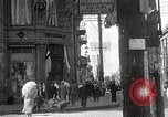 Standbild chinesischen Eastern Railway Fahne über dem Bahnhof Harbin Manchukuo, 1932, aus Sekunde 22 historischem Filmmaterial Videoclip 65675025073