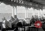 Standbild chinesischen Eastern Railway Fahne über dem Bahnhof Harbin Manchukuo, 1932, aus Sekunde 33 historischem Filmmaterial Videoclip 65675025073