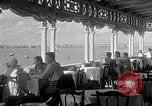 Standbild chinesischen Eastern Railway Fahne über dem Bahnhof Harbin Manchukuo, 1932, aus Sekunde 37 historischem Filmmaterial Videoclip 65675025073