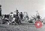 Standbild chinesischen Eastern Railway Fahne über dem Bahnhof Harbin Manchukuo, 1932, aus Sekunde 51 historischem Filmmaterial Videoclip 65675025073