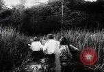 Standbild Kampf für Palembang Ölraffinerien Palembang Indonesien, 1942, aus Sekunde 44 historischem Filmmaterial Videoclip 65675025093