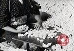 Standbild Japanese Silk Industrie Japan, 1935, aus Sekunde 32 historischem Filmmaterial Videoclip 65675025136