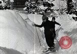 Standbild Skifahren Japan, 1935, aus Sekunde 13 historischem Filmmaterial Videoclip 65675025152