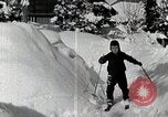 Standbild Skifahren Japan, 1935, aus Sekunde 15 historischem Filmmaterial Videoclip 65675025152