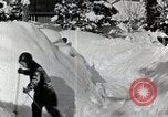 Standbild Skifahren Japan, 1935, aus Sekunde 17 historischem Filmmaterial Videoclip 65675025152