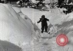 Standbild Skifahren Japan, 1935, aus Sekunde 25 historischem Filmmaterial Videoclip 65675025152