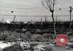 Immagine di Danni di bomba nel quartiere Kamata Tokyo Giappone Kamata District, 1945, secondo 53 filmato di repertorio 65675025156