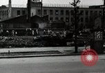 Standbild Japanische Bürger reißen Luftschutzbunker Tokio Japan Shiba Bezirk, 1945, aus Sekunde 37 historischem Filmmaterial Videoclip 65675025162